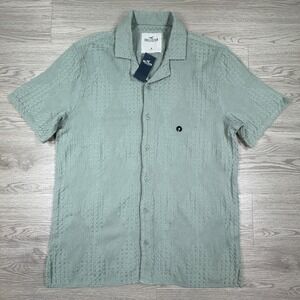 Hollister Men's Light Sage Green Short Sleeve Button-Down Shirt